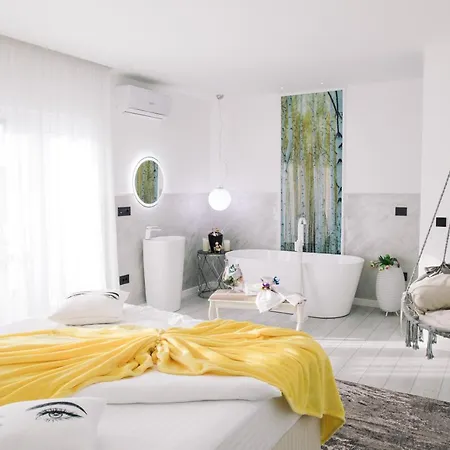 Апартаменты Am Comfort And Parking