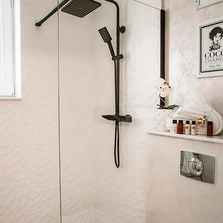 Am Comfort And Free Parking *